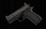 Wilson Combat SFX9, 9mm – OPTIC READY, 15-ROUND, 3.25”, LIGHTRAIL, USED, vintage firearms - 2 of 14