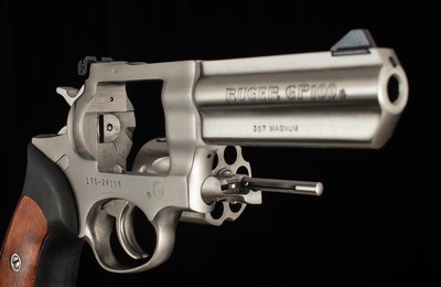 Ruger GP100 .357 Magnum – 2007, 4” BARREL, STAINLESS STEEL, ACCESSORIES, vintage firearms - Image 14 of 16