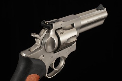 Ruger GP100 .357 Magnum – 2007, 4” BARREL, STAINLESS STEEL, ACCESSORIES, vintage firearms - Image 5 of 16