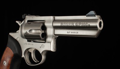 Ruger GP100 .357 Magnum – 2007, 4” BARREL, STAINLESS STEEL, ACCESSORIES, vintage firearms - Image 4 of 16
