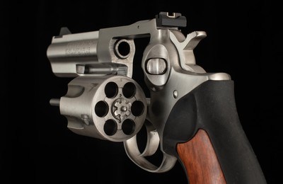 Ruger GP100 .357 Magnum – 2007, 4” BARREL, STAINLESS STEEL, ACCESSORIES, vintage firearms - Image 12 of 16