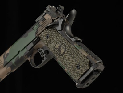 Nighthawk Custom GRP 10mm – 2021, 5” BARREL, MULTICAM, TRIJICON, 99%+, vintage firearms - Image 10 of 14