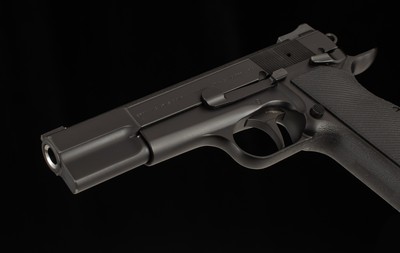 Nighthawk Browning Hi-Power 9mm – 2016, 4 MAGS, RANGE BAG, PAPERS, vintage firearms - Image 8 of 15