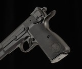 Nighthawk Browning Hi-Power 9mm – 2016, 4 MAGS, RANGE BAG, PAPERS, vintage firearms - Image 10 of 15