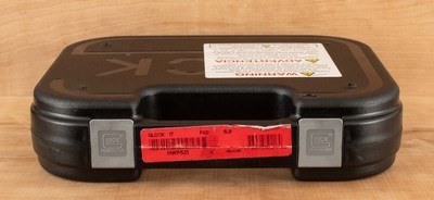 Glock 17 Gen 3 9mm - 2006, UNFIRED, 99%+, CASED, 2 MAGS, ACCESSORIES, vintage firearms - Image 13 of 13