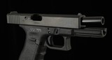 Glock 17 Gen 3 9mm - 2006, UNFIRED, 99%+, CASED, 2 MAGS, ACCESSORIES, vintage firearms - Image 5 of 13