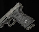 Glock 17 Gen 3 9mm - 2006, UNFIRED, 99%+, CASED, 2 MAGS, ACCESSORIES, vintage firearms - Image 10 of 13