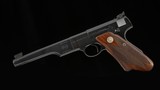 Colt Woodsman Match Target .22LR – 1940, ELEPHANT EAR GRIP, 3 MAGS, HOLSTER, vintage firearms - Image 2 of 20