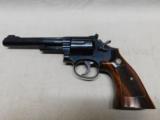 Smith & Wesson Model 19-6,357 magnum - 2 of 11