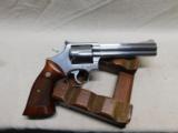 Smith & Wesson Model 686-3,357 Magnum - 4 of 10