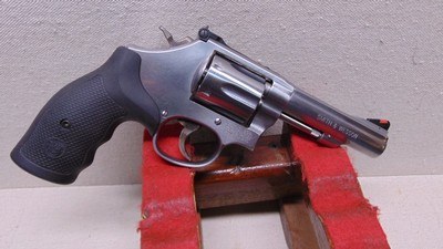 Smith & Wesson 67-5 38 Special Boxed Mint - Image 2 of 12