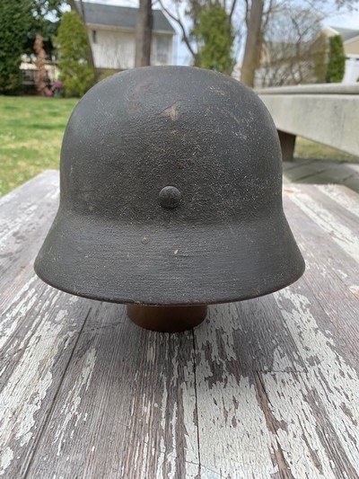 ORIGINAL WWII GERMAN WEHRMACHTM40 HELMET with Liner and Chin Strap - Image 4 of 9