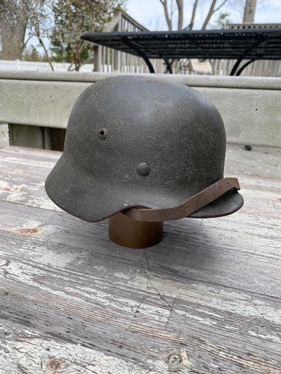 ORIGINAL WWII GERMAN WEHRMACHTM40 HELMET with Liner and Chin Strap - Image 2 of 9