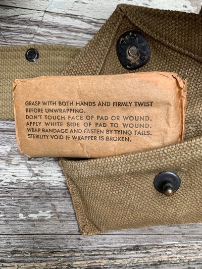 WW-2 US ARMY PISTOL HOLSTER M1911 BOYT 1942 and complete RIG - Image 10 of 13