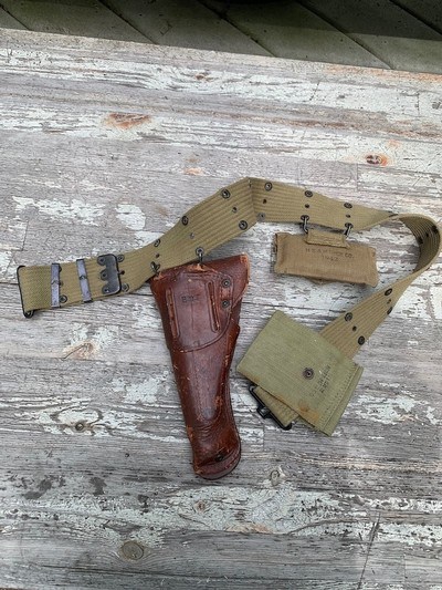 WW-2 US ARMY PISTOL HOLSTER M1911 BOYT 1942 and complete RIG - Image 13 of 13