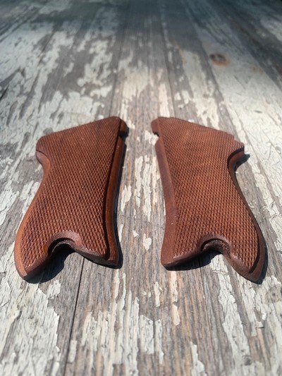 Swedish Luger Grips, Original Mint condition - Image 3 of 8