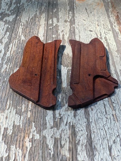 Swedish Luger Grips, Original Mint condition - Image 2 of 8
