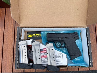 Smith & Wesson M&P40 Shield
40 S&W