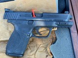 Smith & Wesson M&P 40 Compact M2.0
4” - 3 of 7
