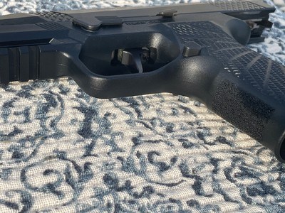Wilson Combat Sig Sauer P320 9mm - Image 9 of 11