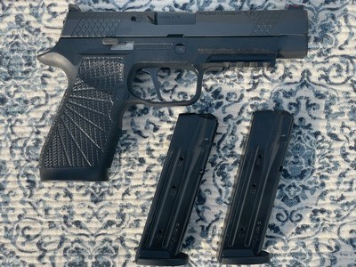 Wilson Combat Sig Sauer P320 9mm - Image 4 of 11