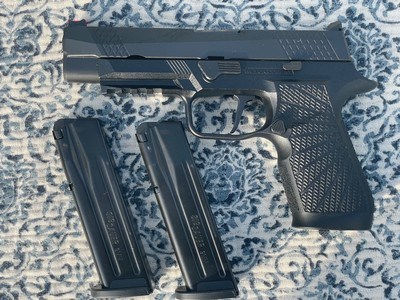 Wilson Combat Sig Sauer P320 9mm - Image 3 of 11