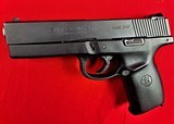 Smith & Wesson SW9F 9mm pistol - 4 of 12