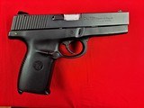 Smith & Wesson SW9F 9mm pistol - 3 of 12