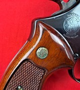Smith & Wesson
model 27-2
in 357mag WITH 8 3/8" BARREL IN IT'S WOODEN PRESENTATION BOX - 7 of 15