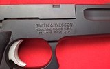 Smith & Wesson model 422 pistol 22lr - 3 of 12