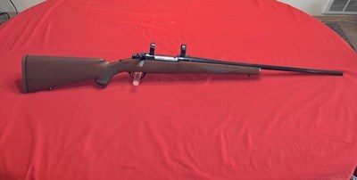 Ruger M77 7mm mag rifle with scope rings - Image 2 of 13