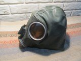 WW2 German gas Mask - 1 of 13