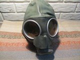 WW2 German gas Mask - 2 of 13