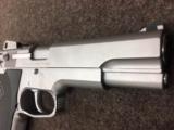 AS NEW SMITH WESSON 1006 10MM
PISTOL - 5 of 12