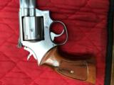 Smith & Wesson 686-1
- 7 of 9