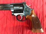 Smith & Wesson 586-3
- 7 of 9