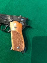 Smith and Wesson Model 39 no dash with box - 8 of 10