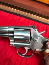 Smith & Wesson 686
no dash - 4 of 15