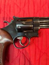 Smith & Wesson Pre Model 29
4 screw with original display case - 7 of 15