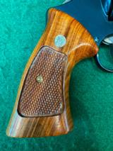 Smith & Wesson 27-5 357 mag - 10 of 15