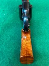 Smith & Wesson 27-5 357 mag - 13 of 15
