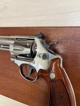 Smith and Wesson model 57 No Dash with presentation case - 4 of 15