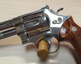 Smith & Wesson Model 29-2 with display case Nickel - 4 of 15
