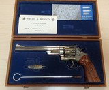 Smith & Wesson Model 29-2 with display case Nickel - 1 of 15