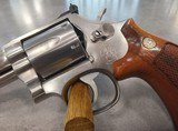 Smith & Wesson 686 with original box and papers - 4 of 13