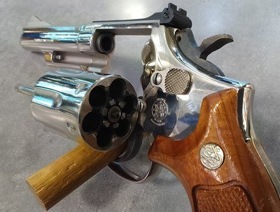 Smith & Wesson 19-4 nickel with original box and papers - Image 11 of 14