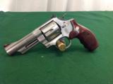 Smith & Wesson 629-6 4 inch - 1 of 4