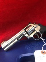 Smith & Wesson 686 one year run 2000-2001 104098 - 6 of 7
