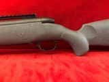 Weatherby Mark V Hunter .243 Win. - 4 of 13
