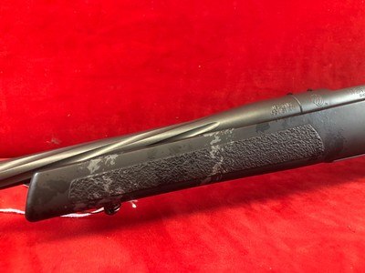 NIB Weatherby Mark V Livewild 6.5 RPM - Image 9 of 11